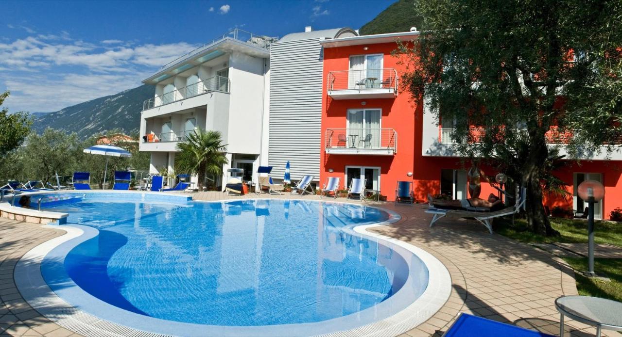Hotel Campagnola มัลเชซิเน ภายนอก รูปภาพ