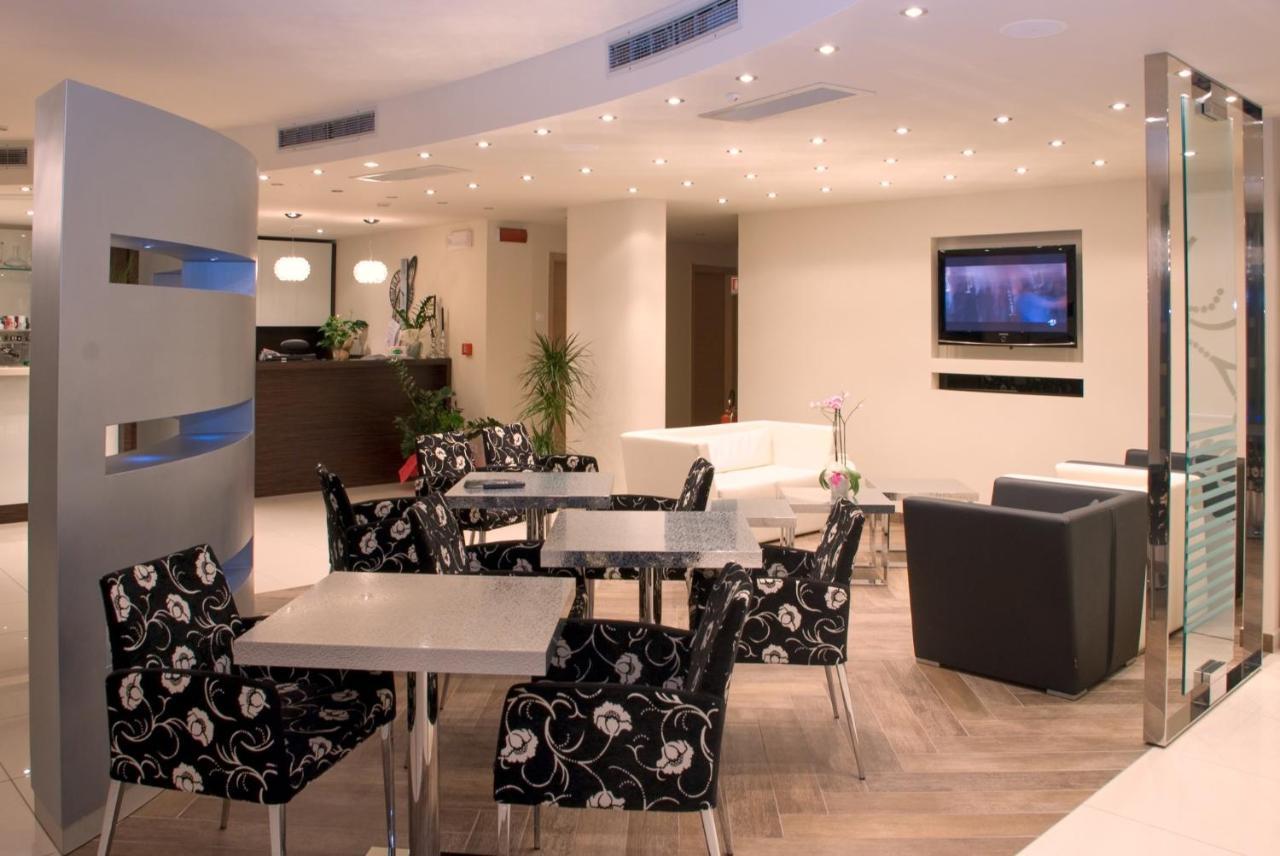 Hotel Campagnola มัลเชซิเน ภายนอก รูปภาพ
